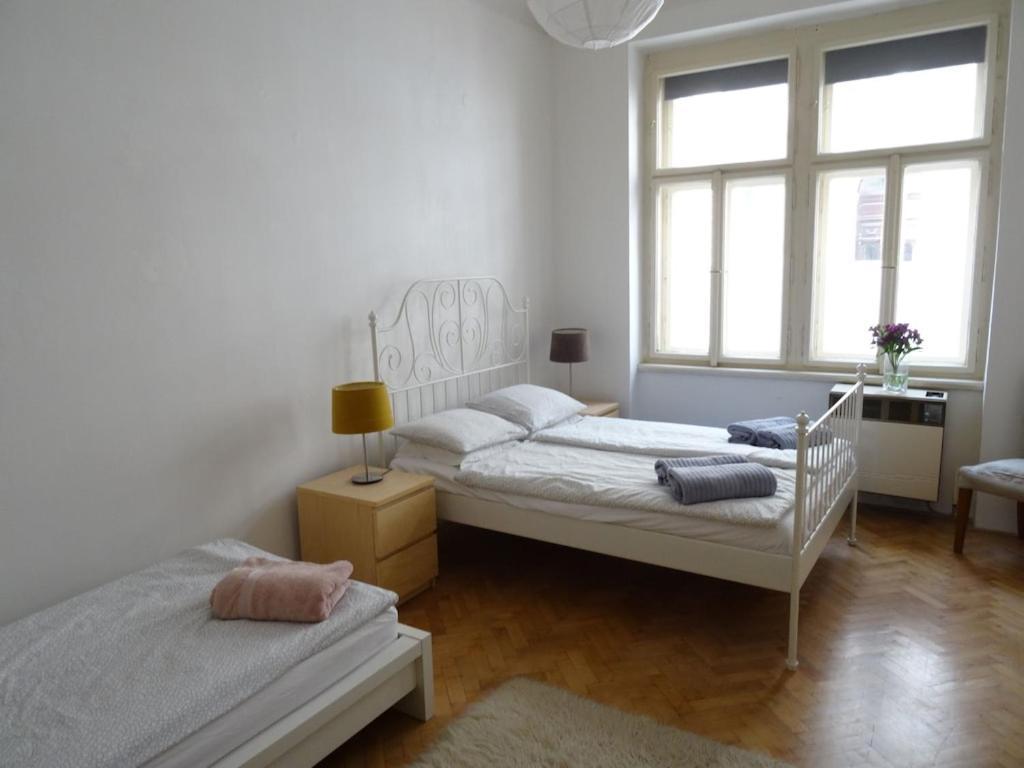 Garden Apartment On Art Nouveau Street In Central Prague Exterior photo