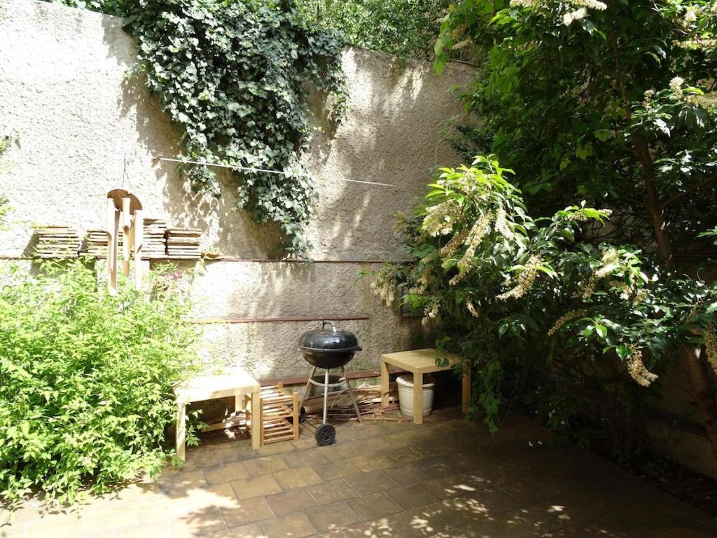 Garden Apartment On Art Nouveau Street In Central Prague Exterior photo
