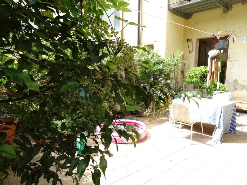 Garden Apartment On Art Nouveau Street In Central Prague Exterior photo